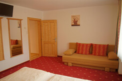 Kristall-Schlafzimmer-1-Couch