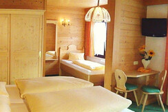 Familienzimmer im Alpenhof