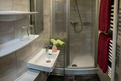 Bad zu Schlafzimmer 1