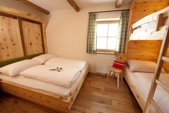 Feldingalm-Hofgastein-Chalet-Familienzimmer