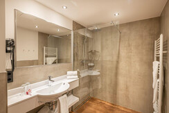 Bathroom - example for a quadruple room