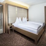 Photo of Junior suite, separate toilet and shower/bathtub