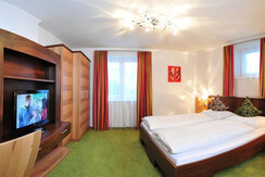 Parkvilla-Bad-Hofgastein-Alpin-Schlafzimmer
