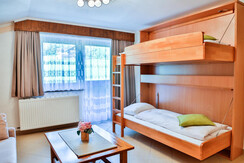 Wohnraum mit Stockbett