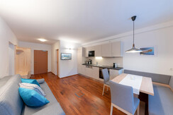 Wohnküche, Eingangsbereich, Fernseher