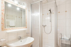 Dusche_2 App._Rothorn