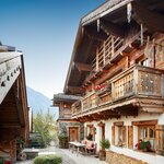 Photo of Hütte für 8-12 Personen (4 SZ, 4 Bäder, 5 WC) | © Luxus Chalets GmbH - Almdorf Flachau