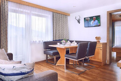 esstisch-gross - Kopie