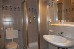 Bad mit Dusche