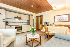 Ferienhaus-Antonia-Dorfgastein-Wohnkueche