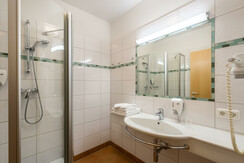 Bad_Apartment_Holler