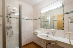 Bad_Apartment_Holler