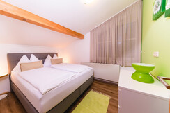 22_Schlafzimmer_Top5_-0394_30x20cm