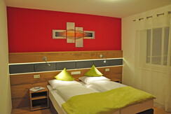 Schlafzimmer (2)