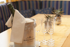 Sektempfang zur Begrüßung