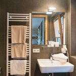 Photo of Driepersoonskamer, douche of bad, WC, 1 slaapkamer