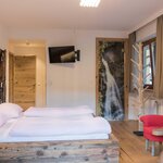 Photo of Vierpersoonskamer, douche en bad, WC, 1 slaapkamer