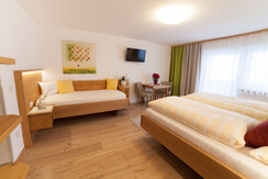 Familienzimmeransicht mit Balkon