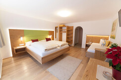 Familienzimmer Ansicht mit Balkon