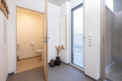 BASE 1.05 | eingangsbereich mit separatem wc