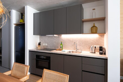 BASE 1.06 | küche mit essbereich