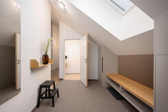 BASE 1.08 | eingangsbereich mit separatem wc