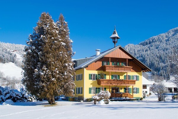 Bauernhaus im Winter | © Holzmann
