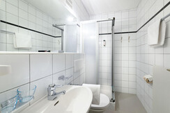 Einzelzimmer im Souterrain - Badezimmer
