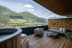 -color_web_goldberg2_0724-090067