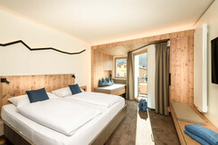 Double casual west plus