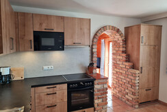 Enzian Küche mit Durchgang