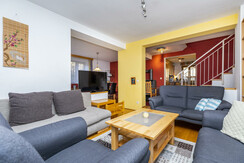 Wohnzimmer- Blick Essraum u. Küche