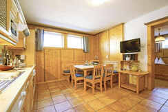 kueche-ferienwohnung-edelweiss-flachau-3-1024x683