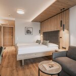 Photo of Family room, shower, toilet