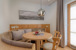 Apartment Florian Sitzecke Wohnraum