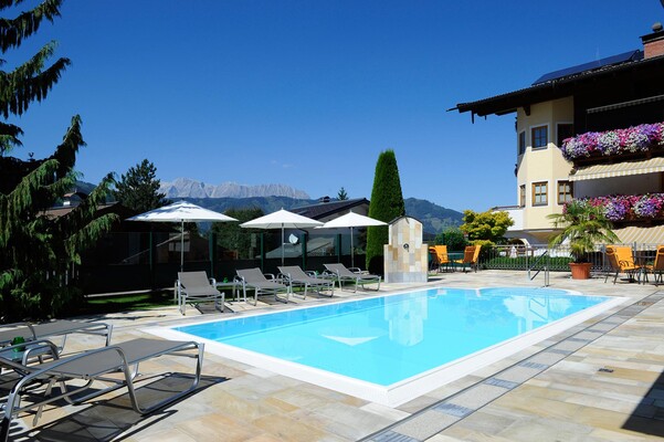 Pool mit Panoramablick