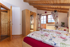 Schlafzimmer - Schneebergblick