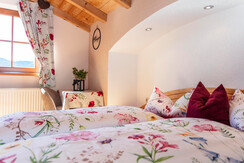 Schlafzimmer - Schneebergblick