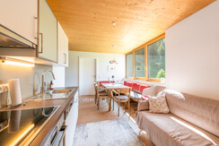 Küchenzeile mit Wohnbereich