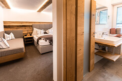 Dreibettzimmer mit Balkon