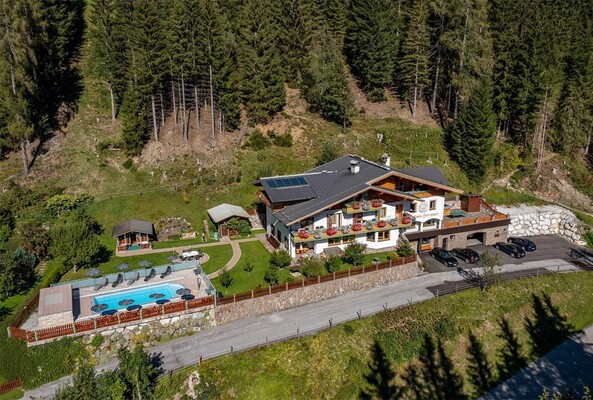 Haus mit Schwimmbad | © Gästehaus Herrmann