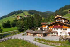 Grabenhaeusl_Sommer+Bergblick