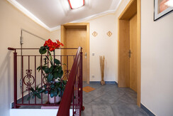 Aufgang App. Ennsblick und Bergblick