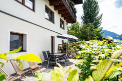 Appartement-Wiese-mit-Terrasse