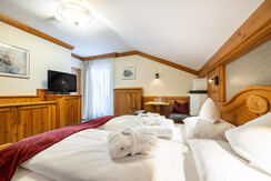 Zimmeransicht-Standard-Doppelzimmer-Kat.1