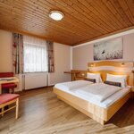 Photo of Doppelzimmer "Alpenrose" für 1 bis 2 Personen - Balkon nur teilweise