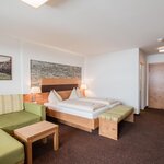 Photo of 4-bed room, shower, toilet