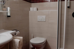 Dusche& WC Familienzimmer Typ  B