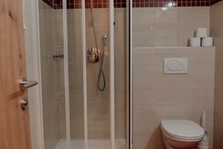 Familienzimmer Typ B Dusche & Wc