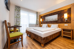 Doppelbettzimmer neu